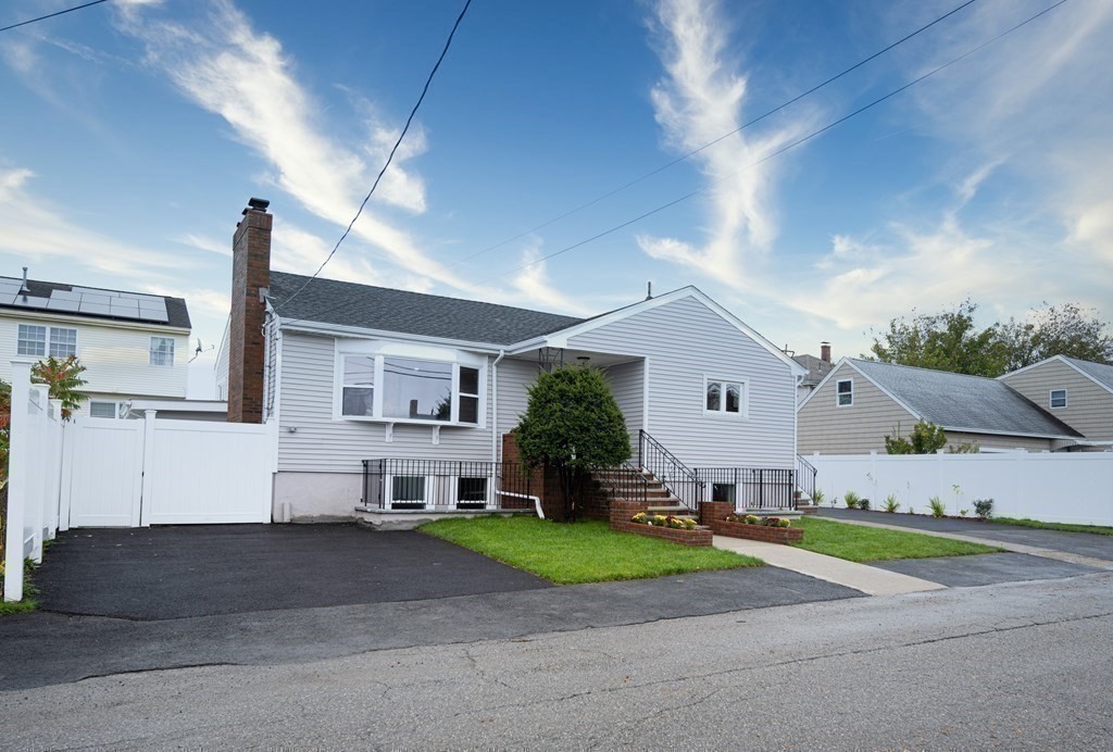 49 Union St, Revere, Massachusetts, 3 Bedrooms Bedrooms, 5 Rooms Rooms,1 BathroomBathrooms,Residential Lease,For Rent,Union St,73521514