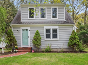 5 Deerfield Rd, Mashpee, Massachusetts, 3 Bedrooms Bedrooms, 5 Rooms Rooms,2 BathroomsBathrooms,Residential,For Sale,Deerfield Rd,73521513