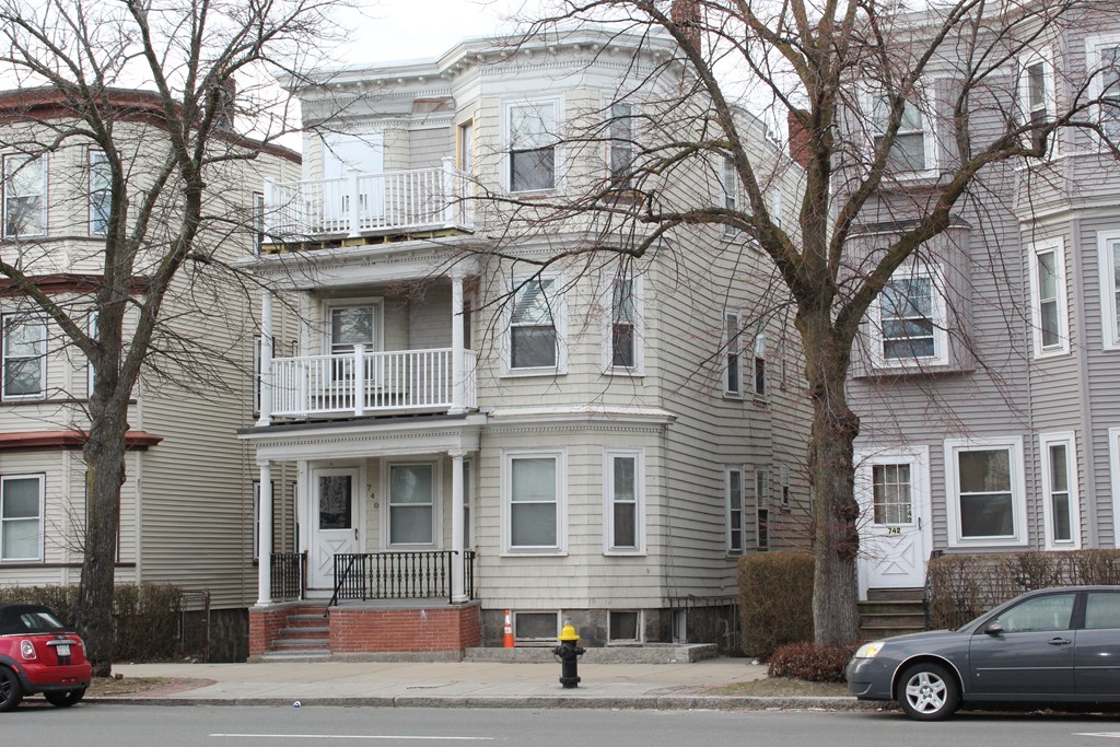 740 Bennington St, Boston, Massachusetts, 4 Bedrooms Bedrooms, 6 Rooms Rooms,2 BathroomsBathrooms,Residential Lease,For Rent,Bennington St,73521516