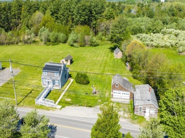 576 Faunce Corner Rd, Dartmouth, Massachusetts, 4 Bedrooms Bedrooms, 7 Rooms Rooms,1.5 BathroomsBathrooms,Residential,For Sale,Faunce Corner Rd,73521650
