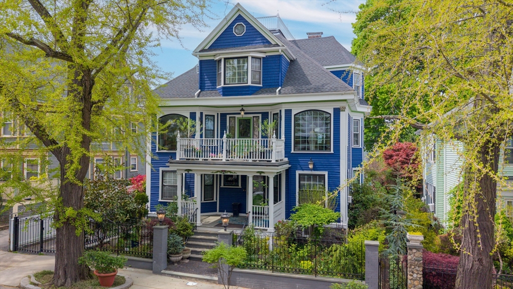 23 Tonawanda Street, Boston, Massachusetts, 7 Bedrooms Bedrooms, 21 Rooms Rooms,5.5 BathroomsBathrooms,Residential Income,For Sale,Tonawanda Street,73521534
