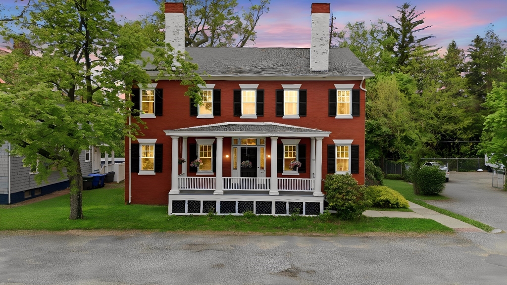 48 Madison Ave, Springfield, Massachusetts, 4 Bedrooms Bedrooms, 9 Rooms Rooms,2 BathroomsBathrooms,Residential,For Sale,Madison Ave,73521546