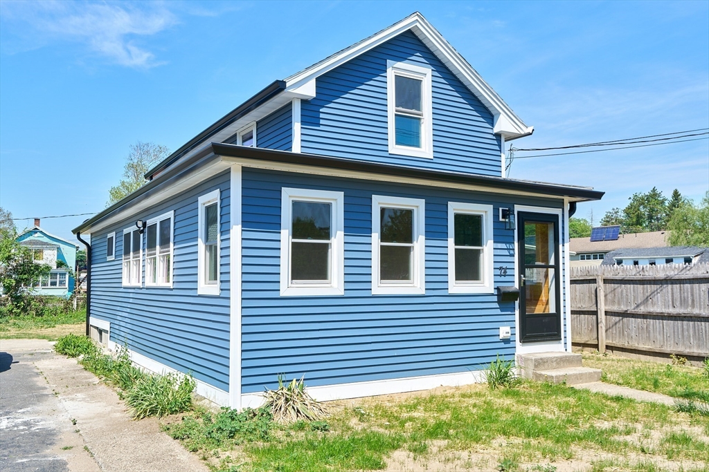 74 Parsons Street, Easthampton, Massachusetts, 2 Bedrooms Bedrooms, 5 Rooms Rooms,1 BathroomBathrooms,Residential,For Sale,Parsons Street,73521701