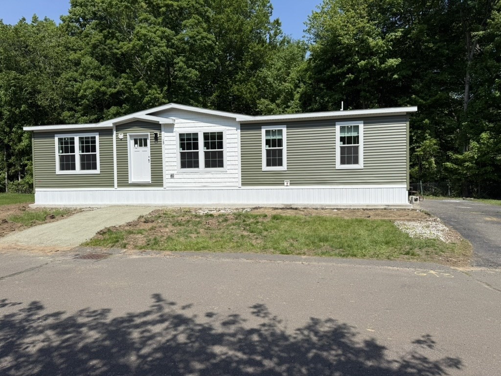 13 Parkwood Dr, West Springfield, Massachusetts, 3 Bedrooms Bedrooms, 5 Rooms Rooms,2 BathroomsBathrooms,Residential,For Sale,Parkwood Dr,73521724