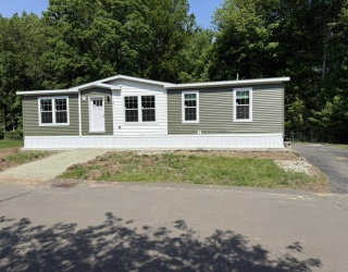 13 Parkwood Dr, West Springfield, Massachusetts, 3 Bedrooms Bedrooms, 5 Rooms Rooms,2 BathroomsBathrooms,Residential,For Sale,Parkwood Dr,73521724