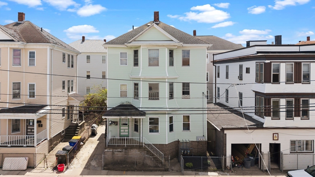 327 William St, Fall River, Massachusetts, 6 Bedrooms Bedrooms, 15 Rooms Rooms,3 BathroomsBathrooms,Residential Income,For Sale,William St,73521780