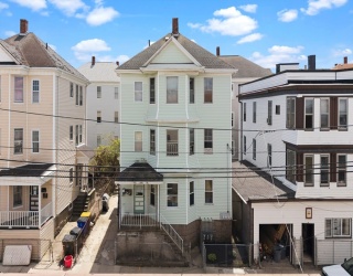 327 William St, Fall River, Massachusetts, 6 Bedrooms Bedrooms, 15 Rooms Rooms,3 BathroomsBathrooms,Residential Income,For Sale,William St,73521780