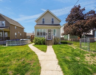 249 Baird St, Fall River, Massachusetts, 2 Bedrooms Bedrooms, 5 Rooms Rooms,1.5 BathroomsBathrooms,Residential,For Sale,Baird St,73521857