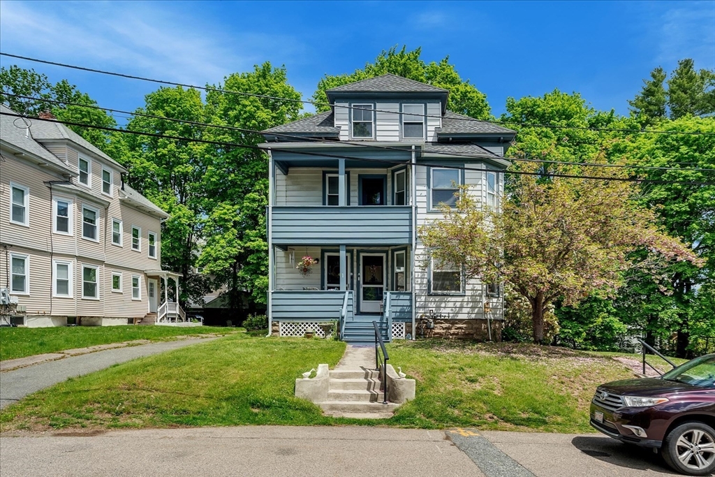 1 Devlin Ave, North Attleboro, Massachusetts, 4 Bedrooms Bedrooms, 10 Rooms Rooms,2 BathroomsBathrooms,Residential Income,For Sale,Devlin Ave,73521498