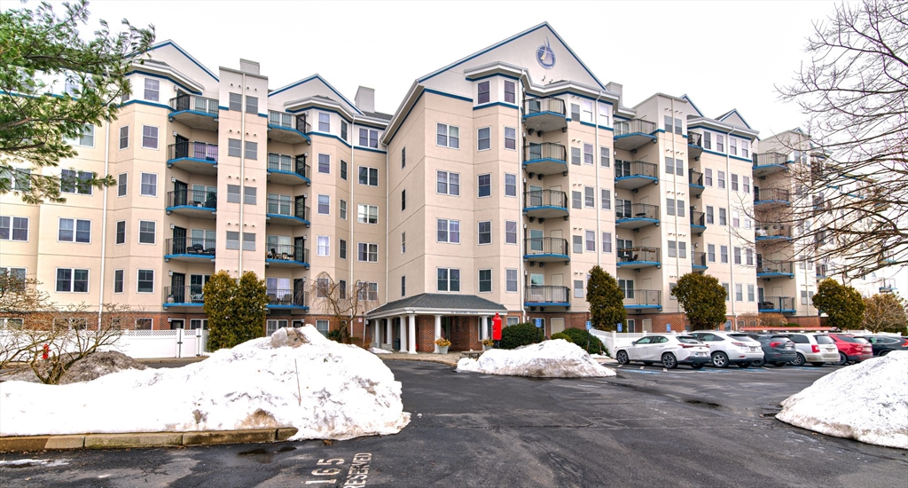 10 Seaport Dr., Quincy, Massachusetts, 2 Bedrooms Bedrooms, 5 Rooms Rooms,2 BathroomsBathrooms,Residential,For Sale,Seaport Dr.,73483679