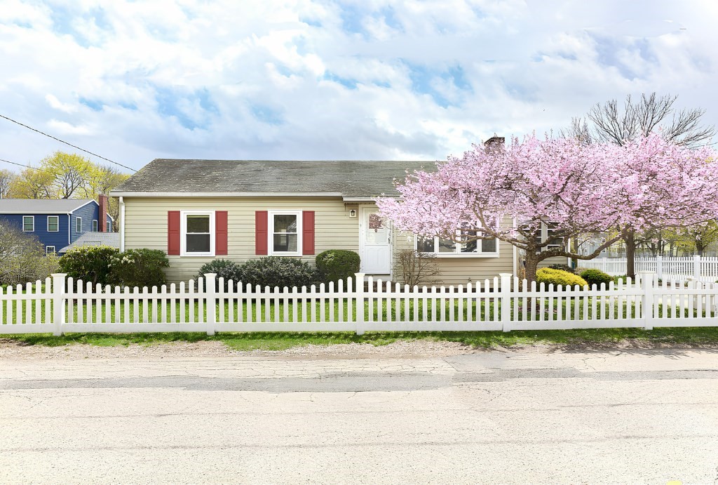 5 Arch Street, Abington, Massachusetts, 3 Bedrooms Bedrooms, 5 Rooms Rooms,1 BathroomBathrooms,Residential,For Sale,Arch Street,73505170