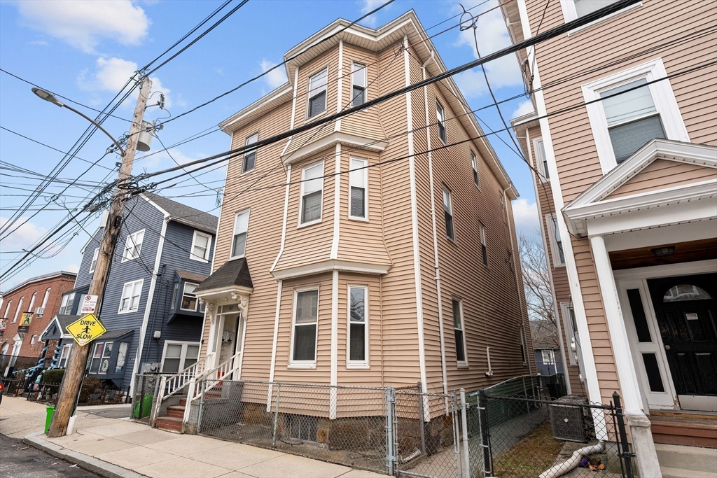 22 Chestnut Avenue, Boston, Massachusetts, 9 Bedrooms Bedrooms, 15 Rooms Rooms,3 BathroomsBathrooms,Residential Income,For Sale,Chestnut Avenue,73493789