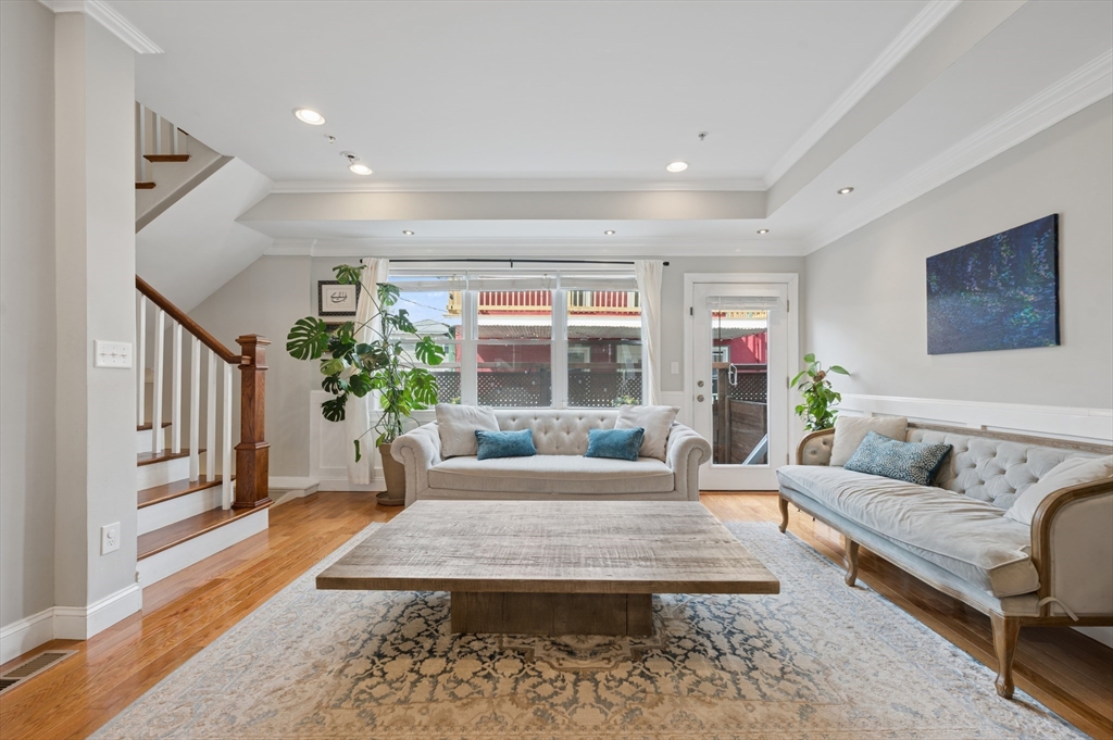 140 School Street, Boston, Massachusetts, 3 Bedrooms Bedrooms, 6 Rooms Rooms,2.5 BathroomsBathrooms,Residential,For Sale,School Street,73494162