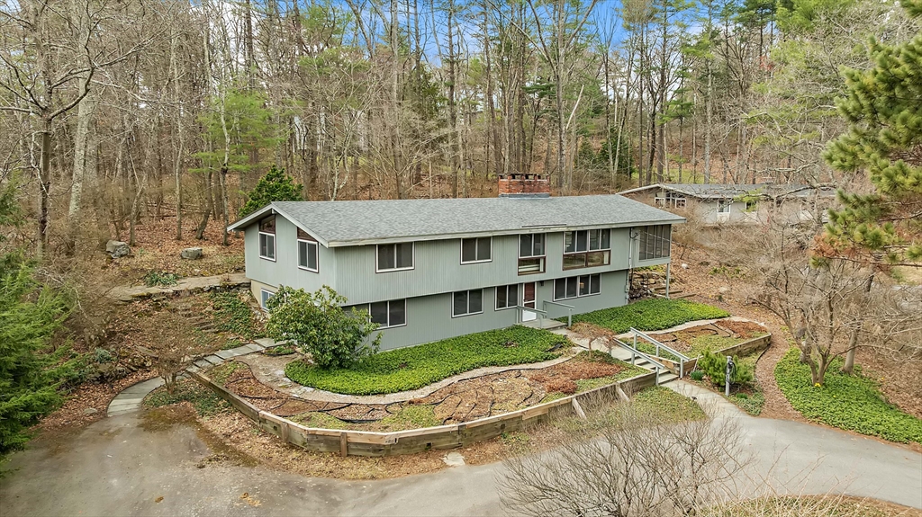 8 Hobbs Road, Wayland, Massachusetts, 4 Bedrooms Bedrooms, 11 Rooms Rooms,2.5 BathroomsBathrooms,Residential,For Sale,Hobbs Road,73497303