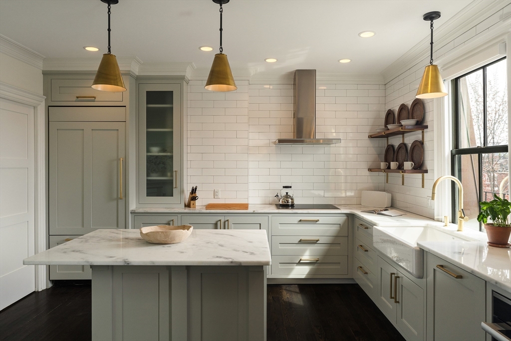 108 Chandler St, Boston, Massachusetts, 2 Bedrooms Bedrooms, 5 Rooms Rooms,2.5 BathroomsBathrooms,Residential,For Sale,Chandler St,73498147