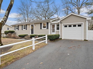 303 Pond St, Rockland, Massachusetts, 3 Bedrooms Bedrooms, 7 Rooms Rooms,2 BathroomsBathrooms,Residential,For Sale,Pond St,73486362 303 Pond St, Rockland, Massachusetts, 3 Bedrooms Bedrooms, 7 Rooms Rooms,2 BathroomsBathrooms,Residential,For Sale,Pond St,73486362