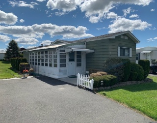 5 Fourth Ave, Westfield, Massachusetts, 2 Bedrooms Bedrooms, 5 Rooms Rooms,1 BathroomBathrooms,Residential,For Sale,Fourth Ave,73522025