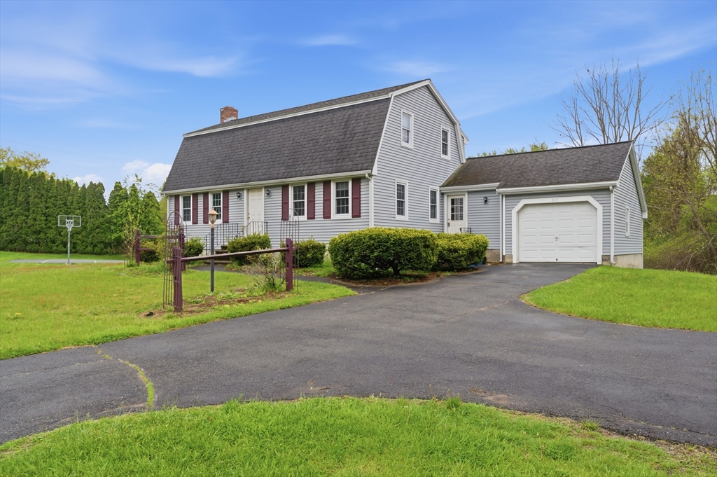 319 Whipple Rd, Tewksbury, Massachusetts, 3 Bedrooms Bedrooms, 7 Rooms Rooms,1.5 BathroomsBathrooms,Residential,For Sale,Whipple Rd,73522065