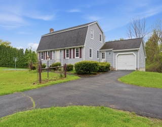 319 Whipple Rd, Tewksbury, Massachusetts, 3 Bedrooms Bedrooms, 7 Rooms Rooms,1.5 BathroomsBathrooms,Residential,For Sale,Whipple Rd,73522065