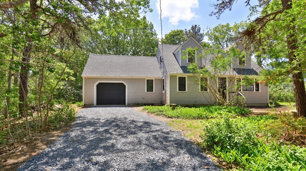 80 Runway Ln, Eastham, Massachusetts, 3 Bedrooms Bedrooms, 6 Rooms Rooms,2 BathroomsBathrooms,Residential,For Sale,Runway Ln,73522073