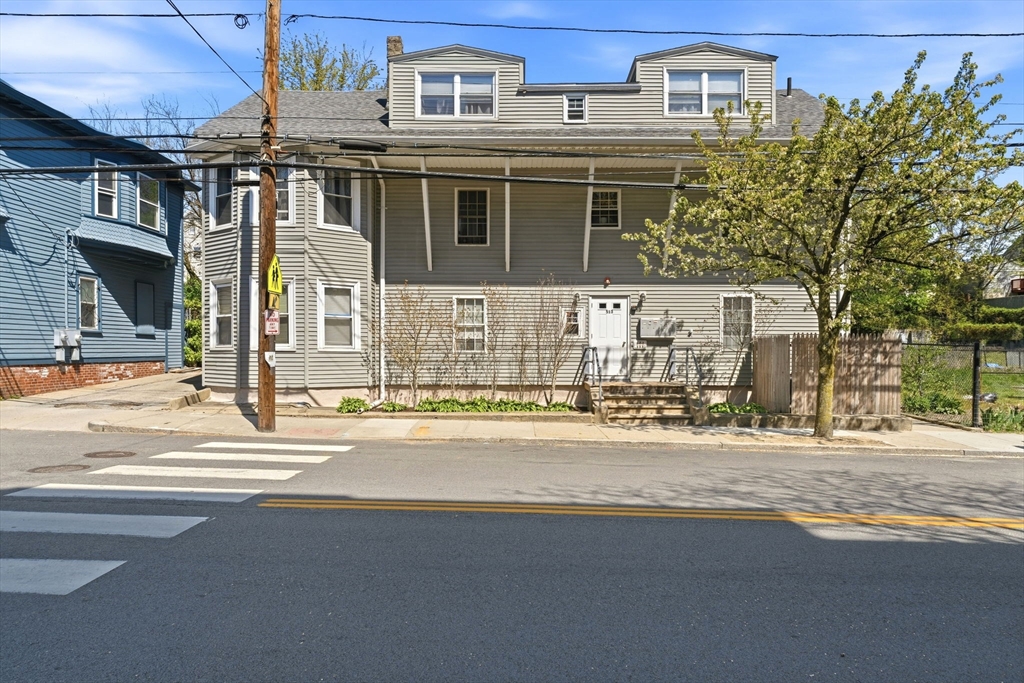 513 Charles St, Providence, Rhode Island, 10 Bedrooms Bedrooms, 24 Rooms Rooms,6 BathroomsBathrooms,Residential Income,For Sale,Charles St,73521978