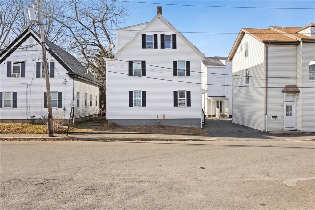 46 Grove St, Taunton, Massachusetts, 5 Bedrooms Bedrooms, 14 Rooms Rooms,3 BathroomsBathrooms,Residential Income,For Sale,Grove St,73493850
