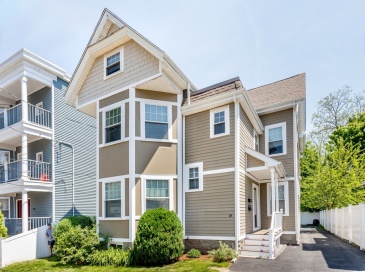 18 Kittredge St, Boston, Massachusetts, 2 Bedrooms Bedrooms, 5 Rooms Rooms,2 BathroomsBathrooms,Residential,For Sale,Kittredge St,73521942