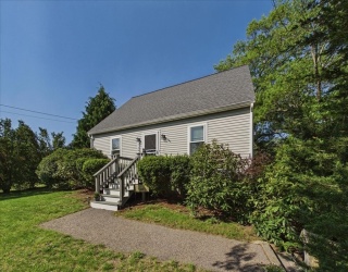 139 South St, Plymouth, Massachusetts, 3 Bedrooms Bedrooms, 6 Rooms Rooms,2.5 BathroomsBathrooms,Residential,For Sale,South St,73522186