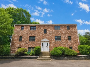 8 Jackson St, Quincy, Massachusetts, 2 Bedrooms Bedrooms, 4 Rooms Rooms,1 BathroomBathrooms,Residential,For Sale,Jackson St,73522189