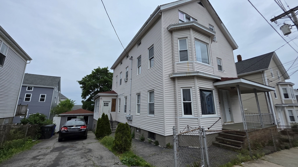 155 Grant St, Fall River, Massachusetts, 8 Bedrooms Bedrooms, 19 Rooms Rooms,3 BathroomsBathrooms,Residential Income,For Sale,Grant St,73522194