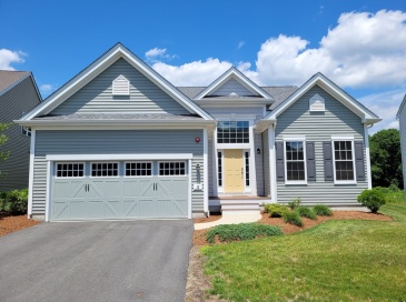13 Walnut Way, Hopkinton, Massachusetts, 2 Bedrooms Bedrooms, 7 Rooms Rooms,2.5 BathroomsBathrooms,Residential Lease,For Rent,Walnut Way,73522084