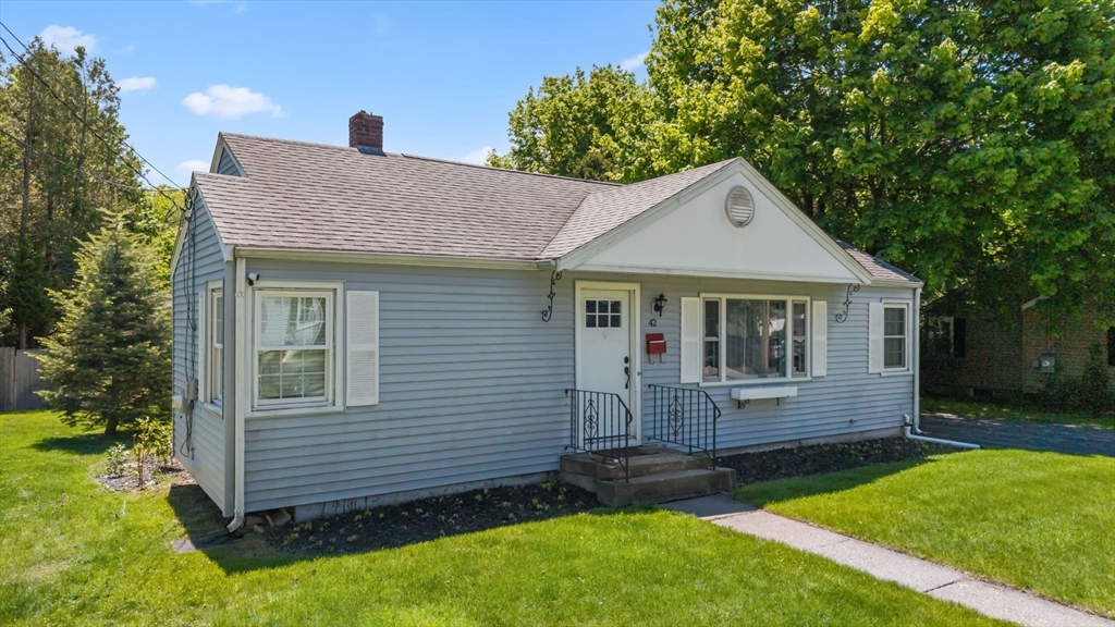 42 Woodway Drive, Shrewsbury, Massachusetts, 3 Bedrooms Bedrooms, 5 Rooms Rooms,1 BathroomBathrooms,Residential,For Sale,Woodway Drive,73522104