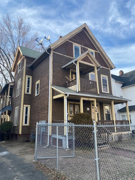 26 Hebron Street, Springfield, Massachusetts, 8 Bedrooms Bedrooms, 17 Rooms Rooms,3 BathroomsBathrooms,Residential Income,For Sale,Hebron Street,73522107