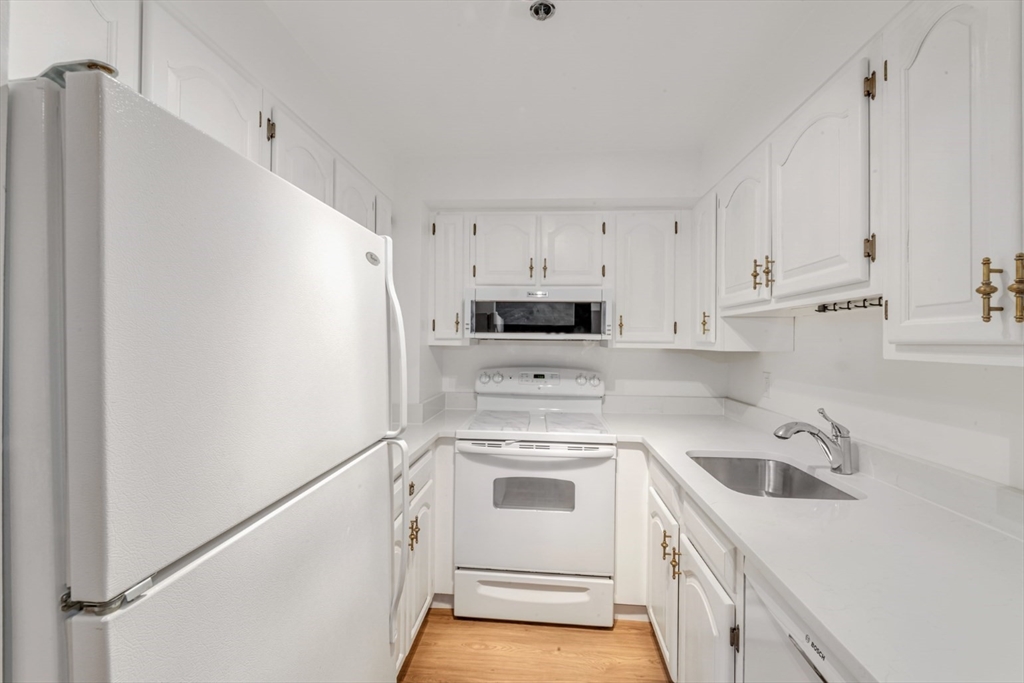 357 Commercial Street, Boston, Massachusetts, 1 Bedroom Bedrooms, 3 Rooms Rooms,1 BathroomBathrooms,Residential Lease,For Rent,Commercial Street,73522172