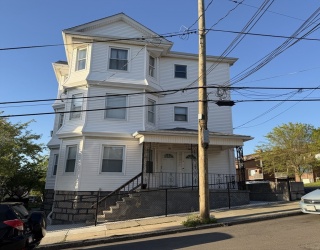 58 Prospect St, Fall River, Massachusetts, 1 Bedroom Bedrooms, 4 Rooms Rooms,1 BathroomBathrooms,Residential Lease,For Rent,Prospect St,73522169