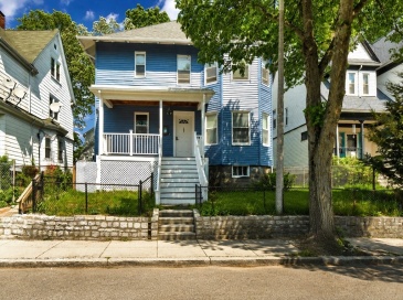 102 Radcliffe St, Boston, Massachusetts, 9 Bedrooms Bedrooms, 17 Rooms Rooms,3 BathroomsBathrooms,Residential Income,For Sale,Radcliffe St,73522069