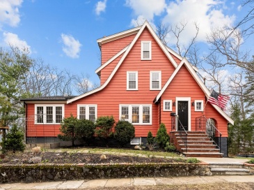 24 Grandview Rd, Arlington, Massachusetts, 5 Bedrooms Bedrooms, 11 Rooms Rooms,3.5 BathroomsBathrooms,Residential,For Sale,Grandview Rd,73498659