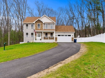 11A Springview Terrace, Plaistow, New Hampshire, 3 Bedrooms Bedrooms, 7 Rooms Rooms,2.5 BathroomsBathrooms,Residential,For Sale,Springview Terrace,73503163
