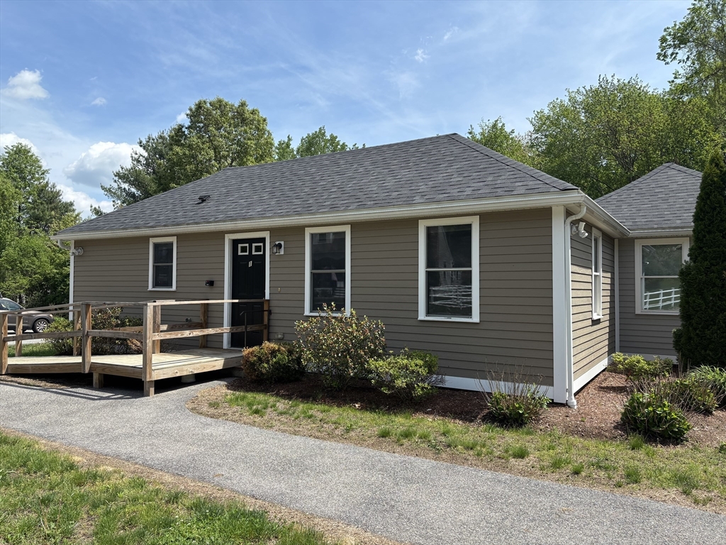 142 Parker Street, Maynard, Massachusetts, 1 Bedroom Bedrooms, 3 Rooms Rooms,1 BathroomBathrooms,Residential Lease,For Rent,Parker Street,73522313