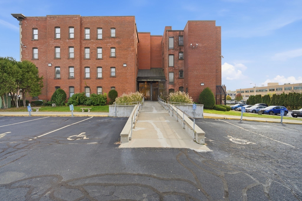 222 Carew St, Springfield, Massachusetts, ,Commercial Lease,For Rent,Carew St,73522316