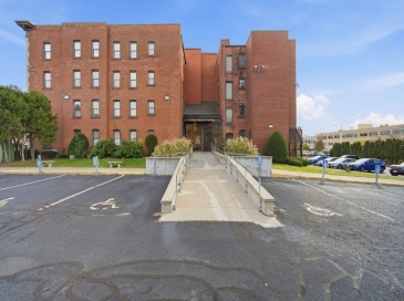 222 Carew St, Springfield, Massachusetts, ,Commercial Lease,For Rent,Carew St,73522316