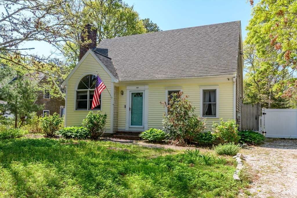 191 James Cir, Mashpee, Massachusetts, 3 Bedrooms Bedrooms, 5 Rooms Rooms,2 BathroomsBathrooms,Residential,For Sale,James Cir,73522359
