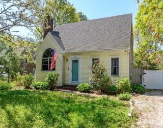 191 James Cir, Mashpee, Massachusetts, 3 Bedrooms Bedrooms, 5 Rooms Rooms,2 BathroomsBathrooms,Residential,For Sale,James Cir,73522359