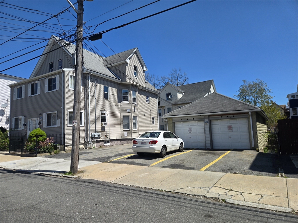 73 Francis St, Everett, Massachusetts, 8 Bedrooms Bedrooms, 18 Rooms Rooms,3 BathroomsBathrooms,Residential Income,For Sale,Francis St,73522377