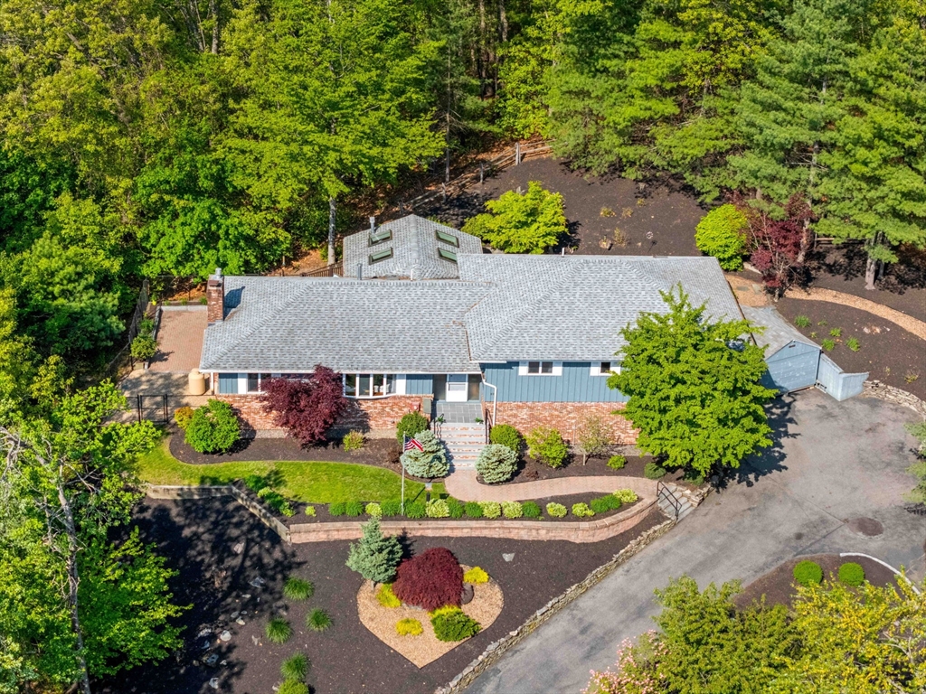 12 Howard Rd, Maynard, Massachusetts, 4 Bedrooms Bedrooms, 10 Rooms Rooms,3 BathroomsBathrooms,Residential,For Sale,Howard Rd,73522399
