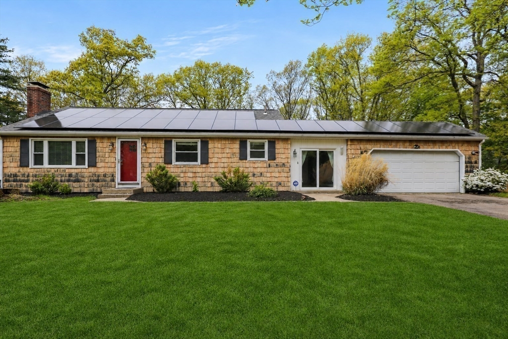 3 Willett Drive, Attleboro, Massachusetts, 3 Bedrooms Bedrooms, 9 Rooms Rooms,2 BathroomsBathrooms,Residential,For Sale,Willett Drive,73522249