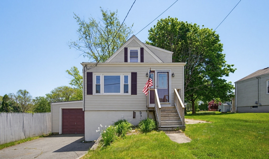 34 Farnum St, Tiverton, Rhode Island, 2 Bedrooms Bedrooms, 5 Rooms Rooms,1 BathroomBathrooms,Residential,For Sale,Farnum St,73522267
