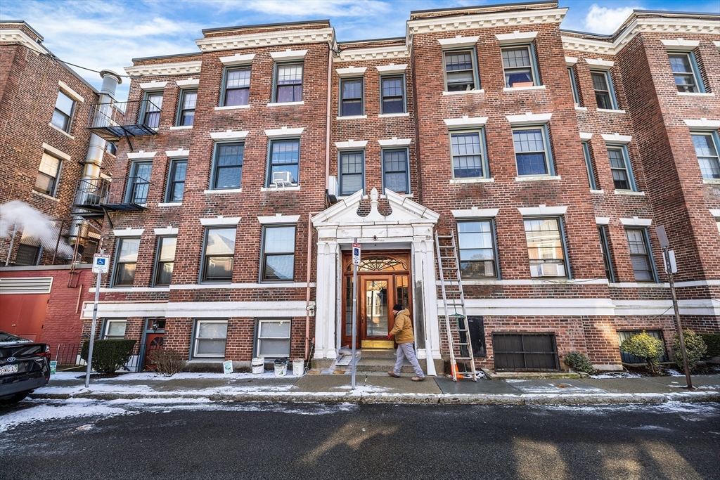 100 Lanark Rd, Boston, Massachusetts, 1 Bedroom Bedrooms, 3 Rooms Rooms,1 BathroomBathrooms,Residential,For Sale,Lanark Rd,73522276