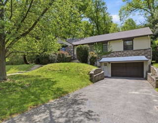 180 Eliot St, Brookline, Massachusetts, 4 Bedrooms Bedrooms, 9 Rooms Rooms,3 BathroomsBathrooms,Residential Lease,For Rent,Eliot St,73522279