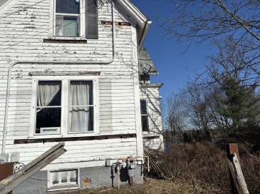 351 County Rd, Barrington, Rhode Island, 4 Bedrooms Bedrooms, 7 Rooms Rooms,2 BathroomsBathrooms,Residential,For Sale,County Rd,73522296